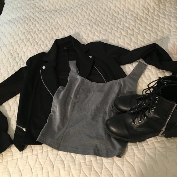 ⭐️ Vintage 90s Wild Fire Silver Metallic Crop Top - Picture 5 of 8